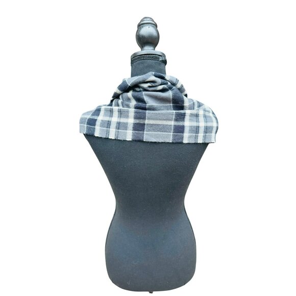 Scottish-Made 100% Cashmere Plaid Scarf Fringe Blk Grey Old Money Organic Fabric - Picture 3 of 5